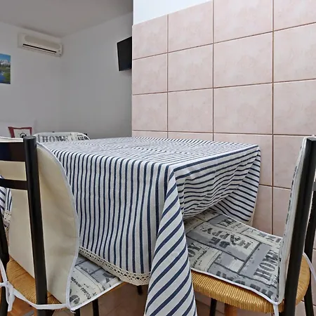 Apartmán With Parking Space Selce, Crikvenica - 24439