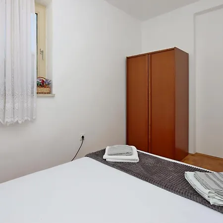 Apartmán With Parking Space Selce, Crikvenica - 24439 *